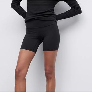 LuluLemon Leggings Align HR Short 6” in Black